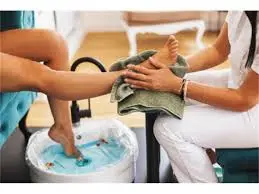 Relax & Glow Pedicure 